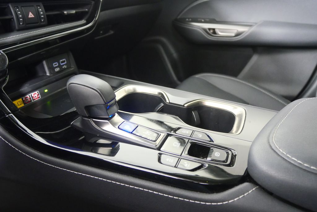 Thumbnail: 2022 Lexus NX - 26