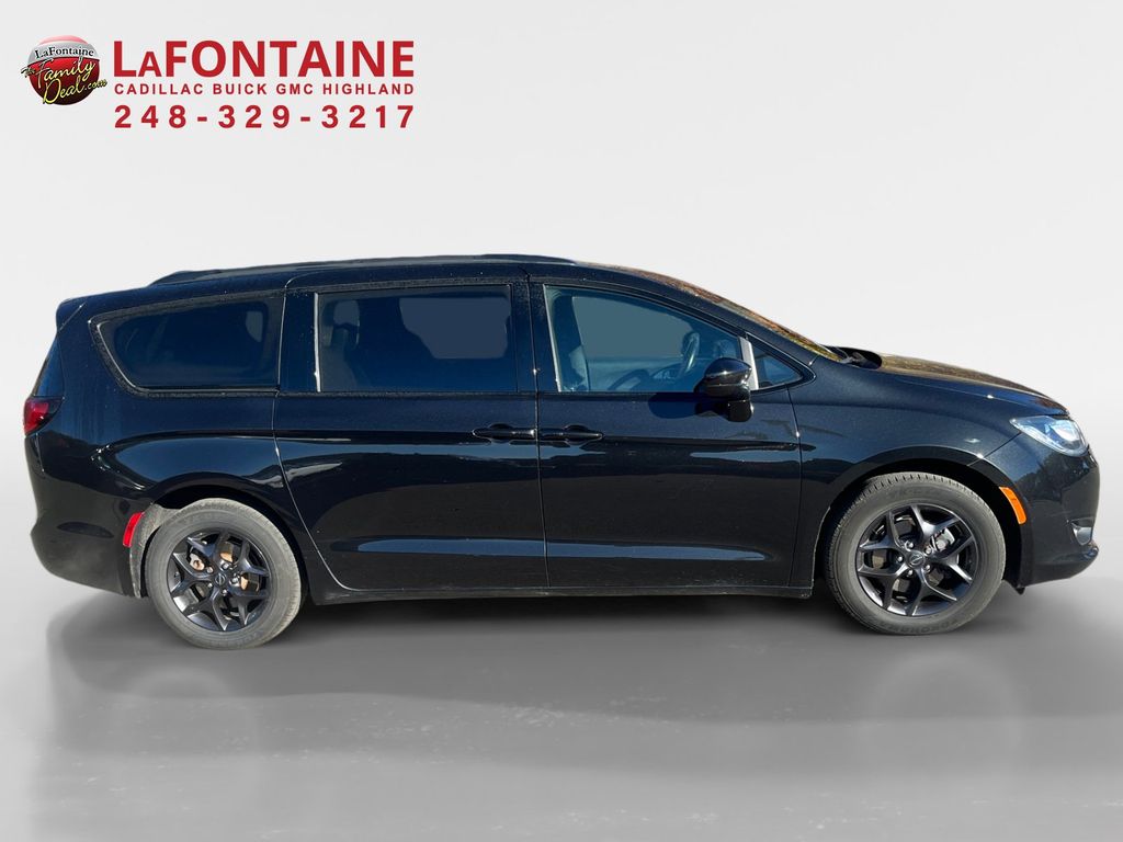 2020 Chrysler Pacifica Touring L Plus 8