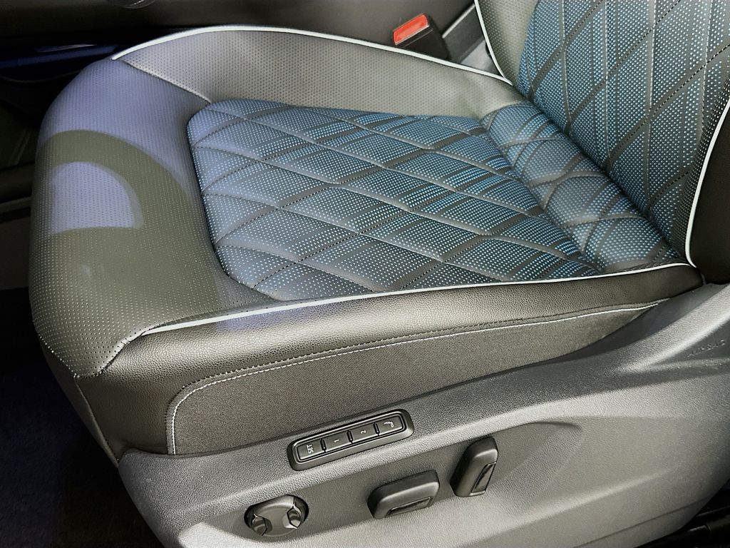 Thumbnail: 2025 Volkswagen Atlas - 20