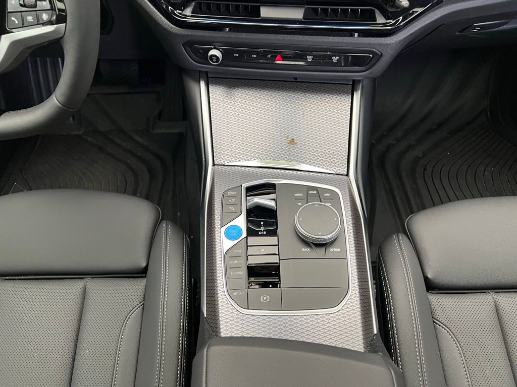 Thumbnail: 2025 BMW i4 - 11