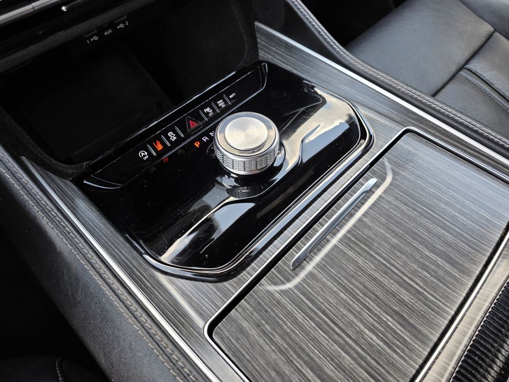 2024 Jeep Wagoneer Series II White at River Oaks CDJR