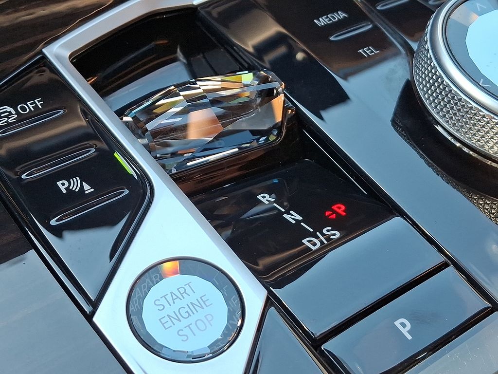 Thumbnail: 2024 BMW X6 - 17