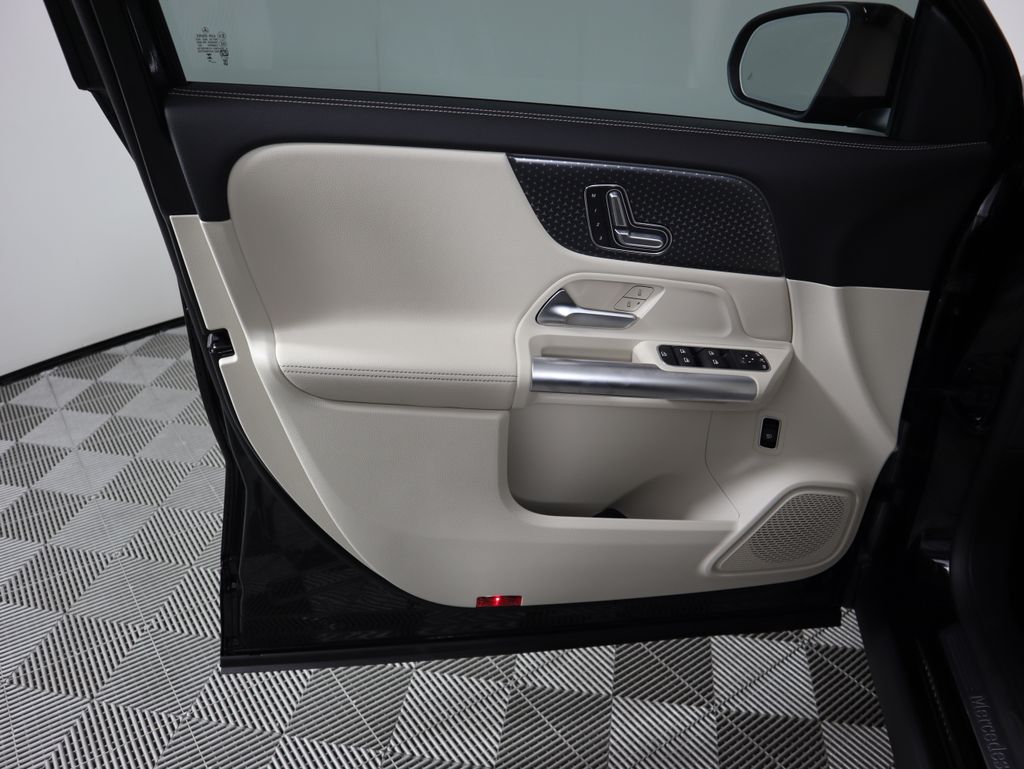 2025 Mercedes-Benz GLA 250 24