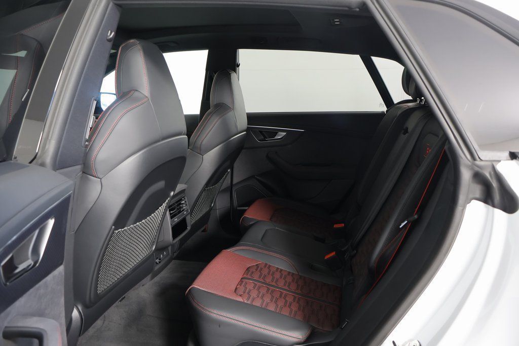 Thumbnail: 2026 Audi RS Q8 - 6