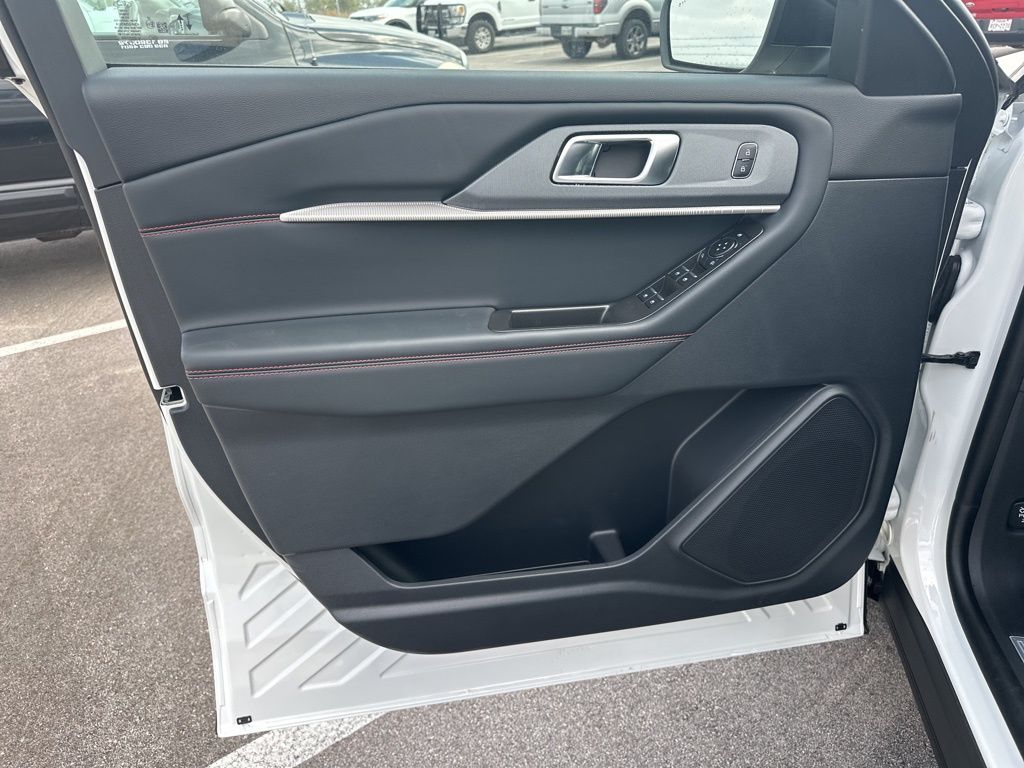 2026 Ford Explorer ST-Line - 9