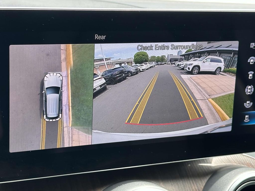 2022 Mercedes-Benz GLC 300 10