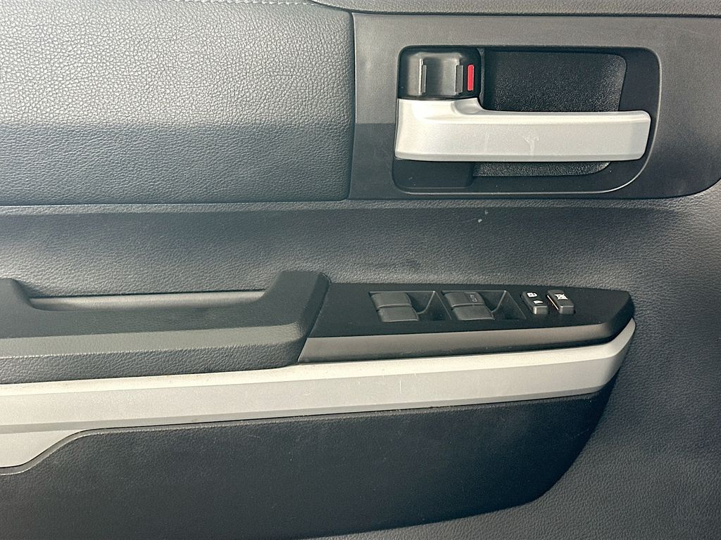 2021 Toyota Tundra SR5 17