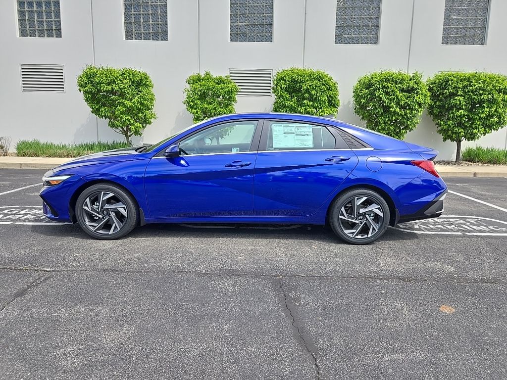 2025 Hyundai Elantra SEL 5