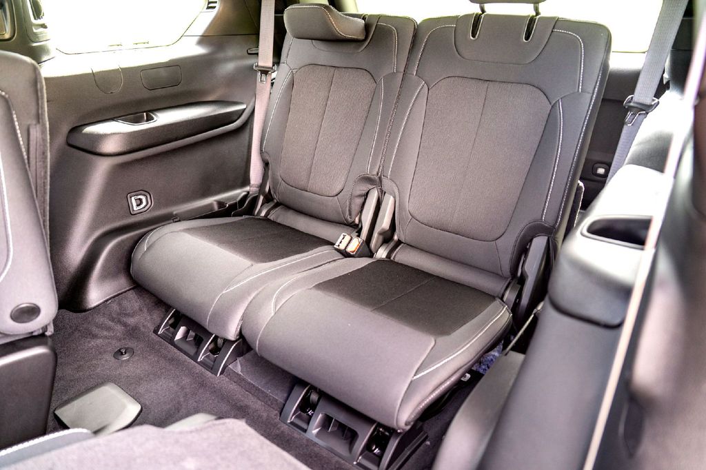 New Car 2025 Jeep Grand Cherokee L  Laredo For Sale Under $40,000 In Taylor, Texas