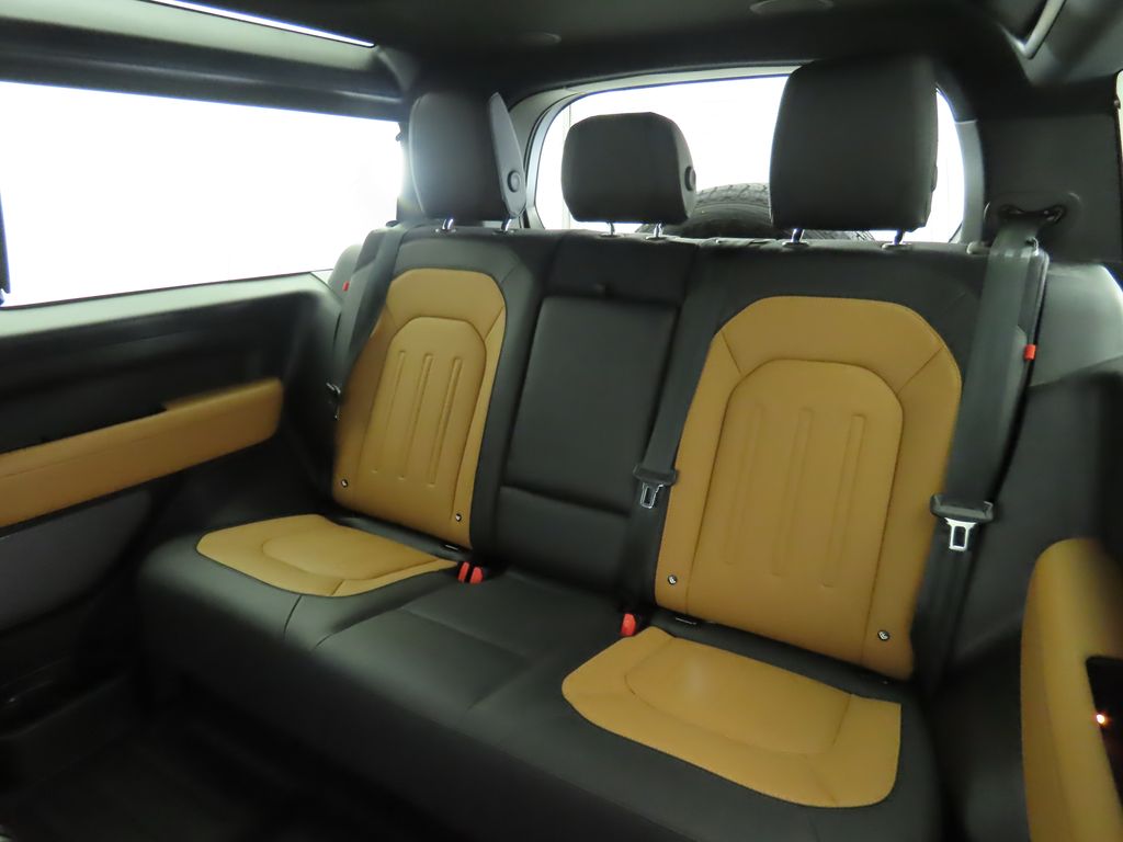 2023 Land Rover Defender 90 22