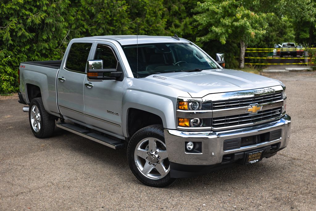 2015 Chevrolet Silverado 2500HD Built After Aug 14 LTZ thumbnail 2