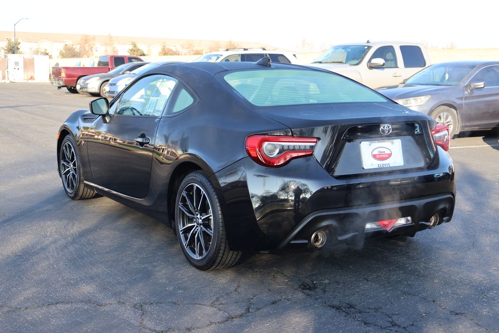 2017 Toyota 86  7