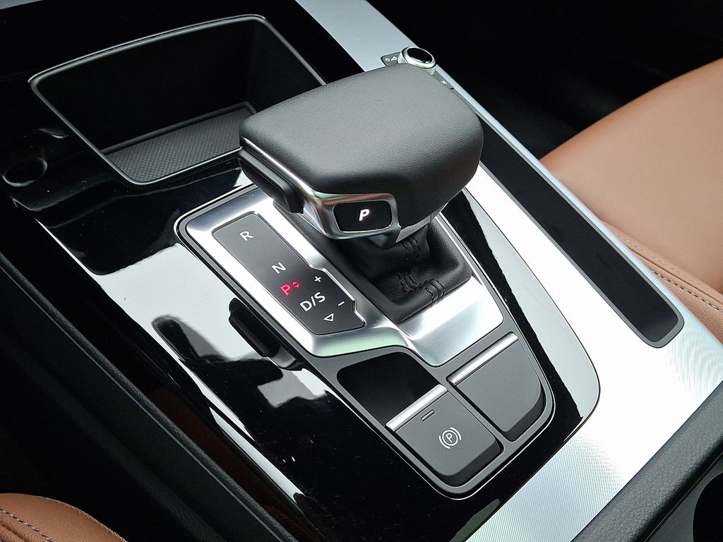 Thumbnail: 2025 Audi Q5 - 15