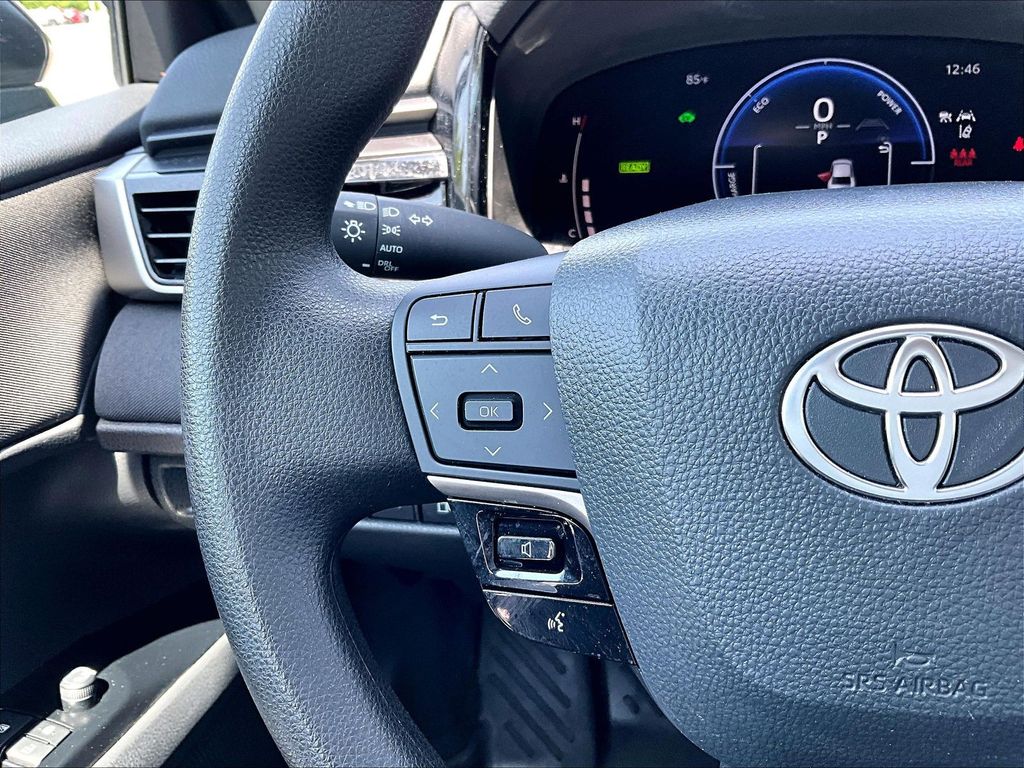 2025 Toyota Camry — photo 23