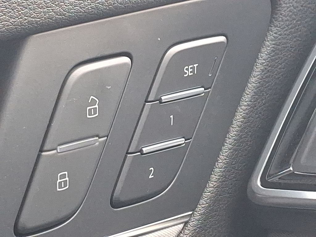 Thumbnail: 2023 Audi Q5 - 27