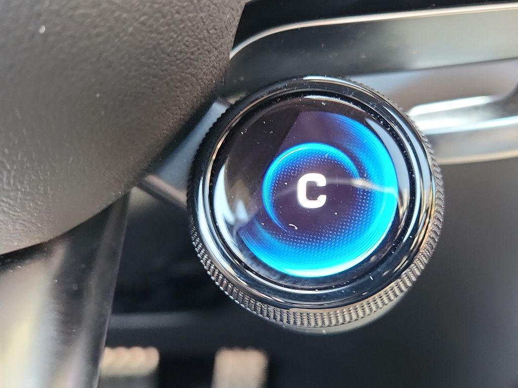 Thumbnail: 2025 Mercedes-Benz GLC - 25