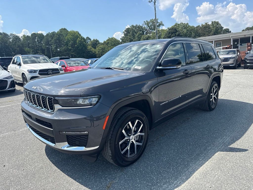 Baltic Gray Metallic Clearcoat 2025 Jeep Grand Cherokee L SUV / Crossover Four-Wheel Drive 8-Speed Automatic