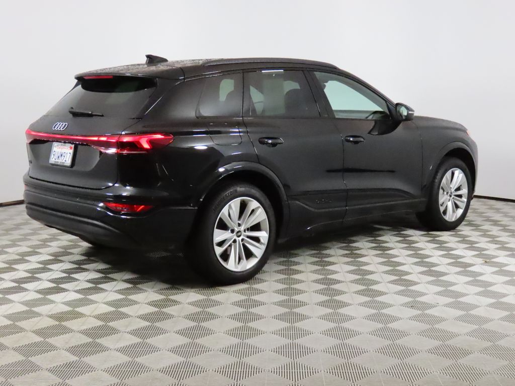 Thumbnail: 2025 Audi Q6 e-tron - 5