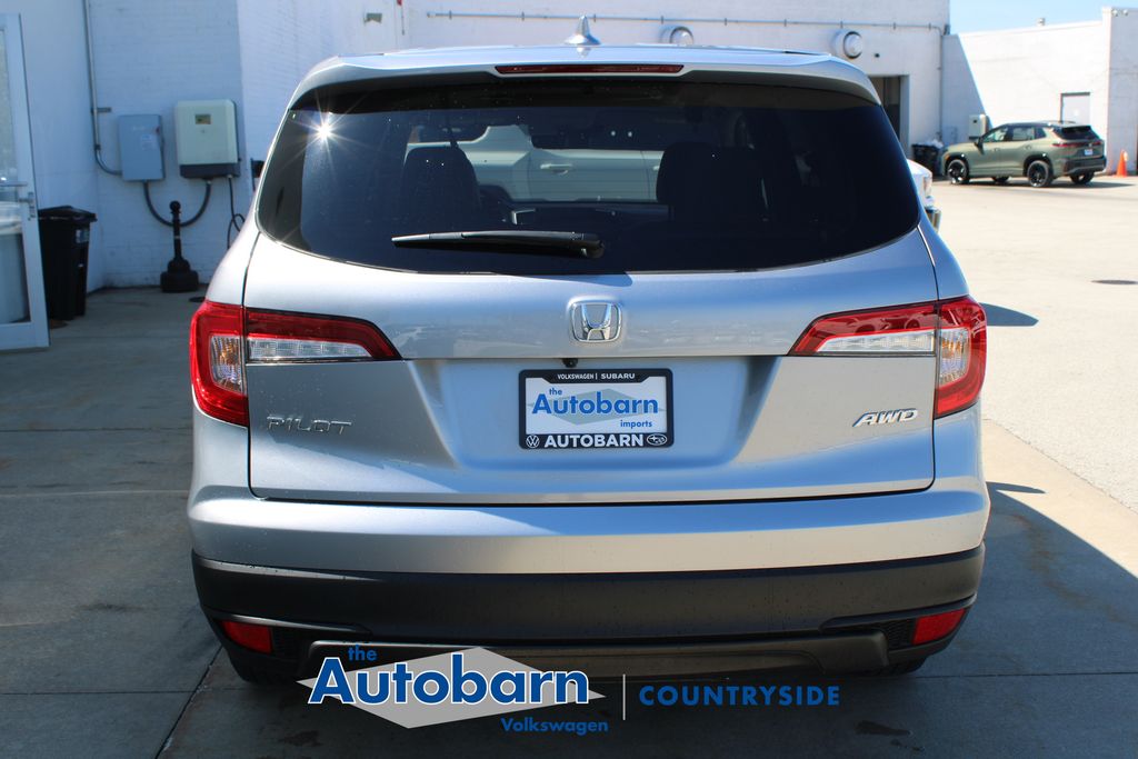 View vehicle photo 5