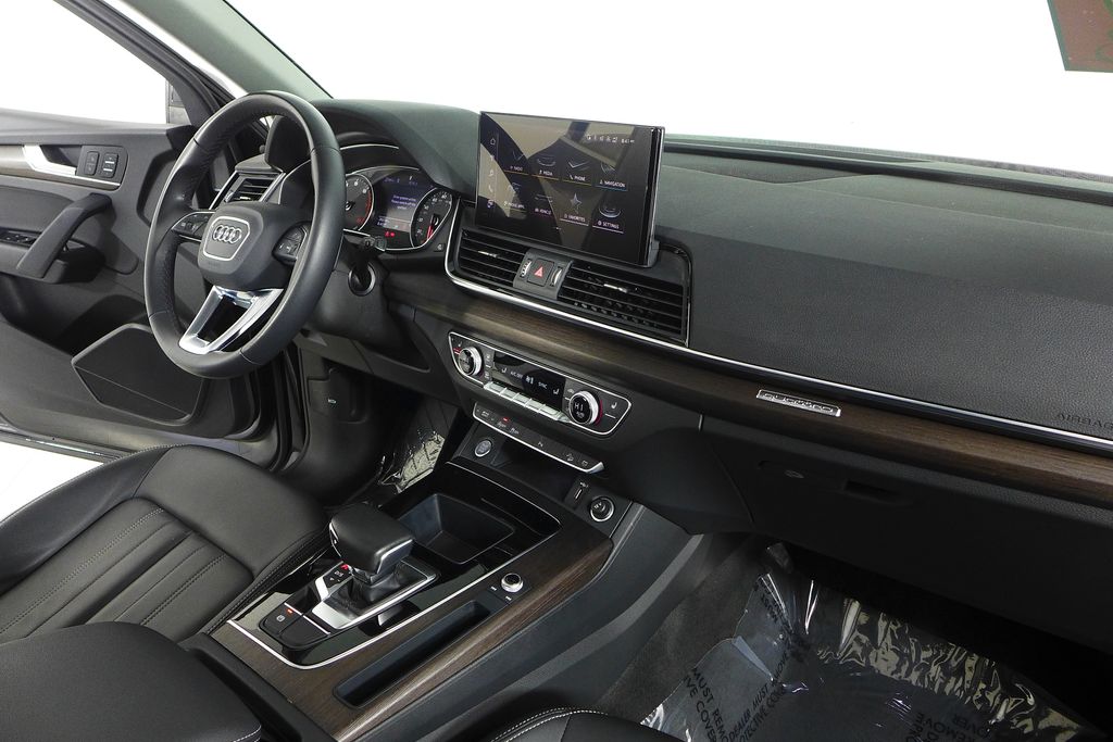 Thumbnail: 2023 Audi Q5 - 13