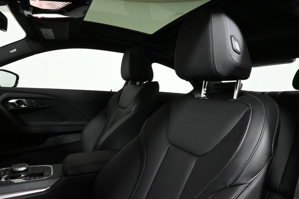 Thumbnail: 2025 BMW 2 Series - 16