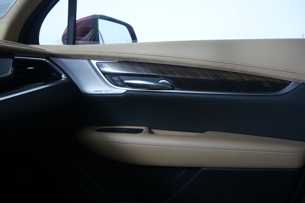 Thumbnail: 2024 Cadillac XT6 - 31