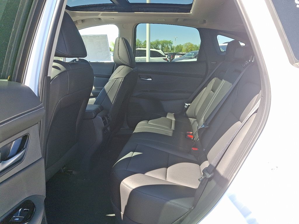 2025 Nissan Murano SL 5