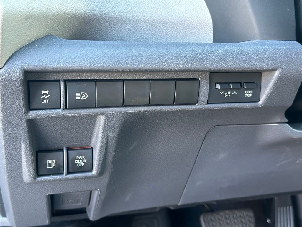 Used 2024  Toyota XLE image 20
