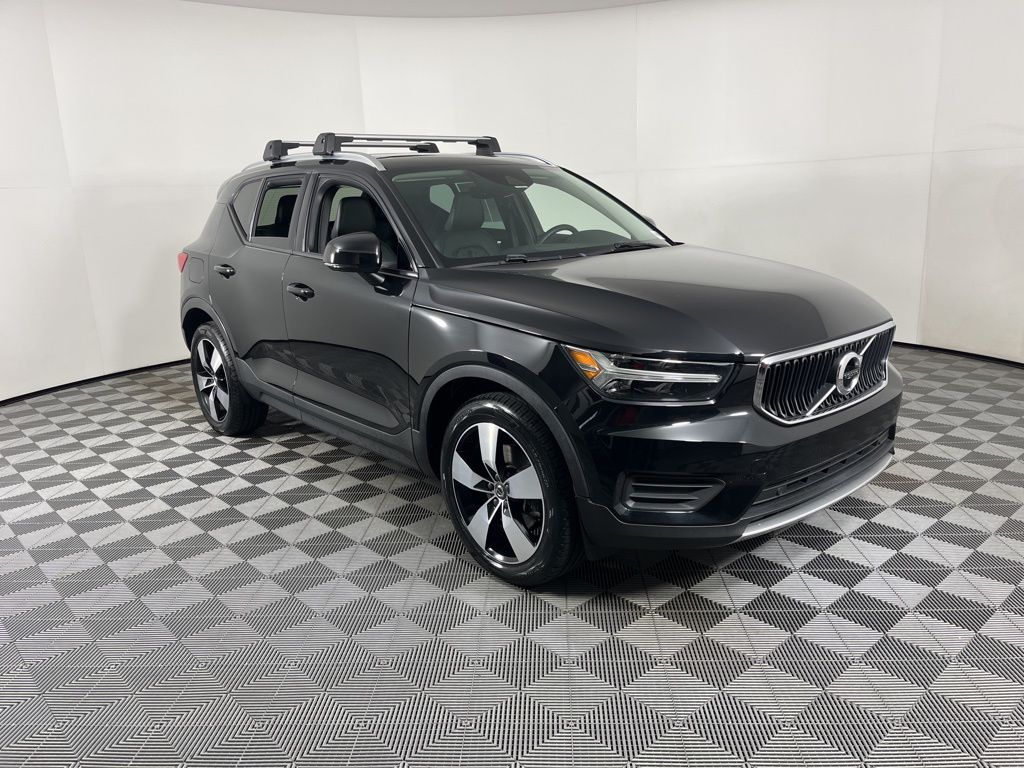 Thumbnail: 2022 Volvo XC40 - 6