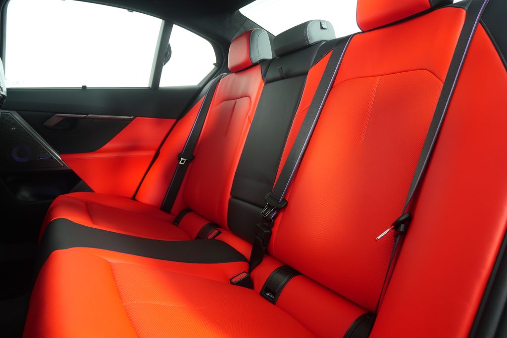 Thumbnail: 2026 BMW M5 - 18