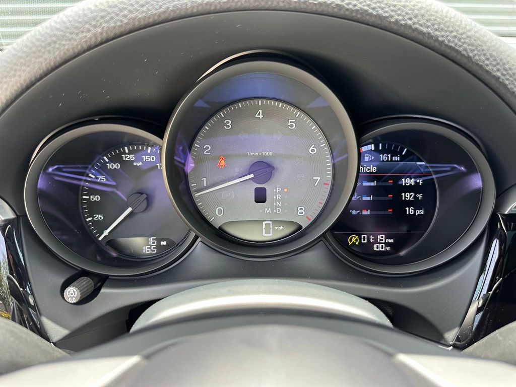 Thumbnail: 2026 Porsche Macan - 26