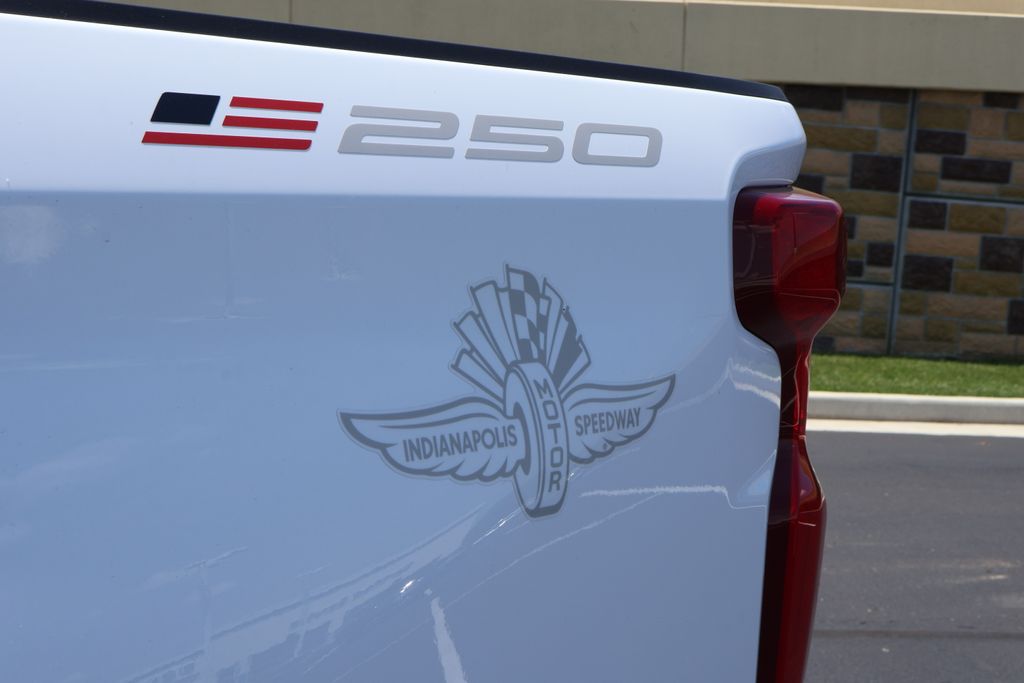 Thumbnail: 2026 Chevrolet Silverado 1500 - 17