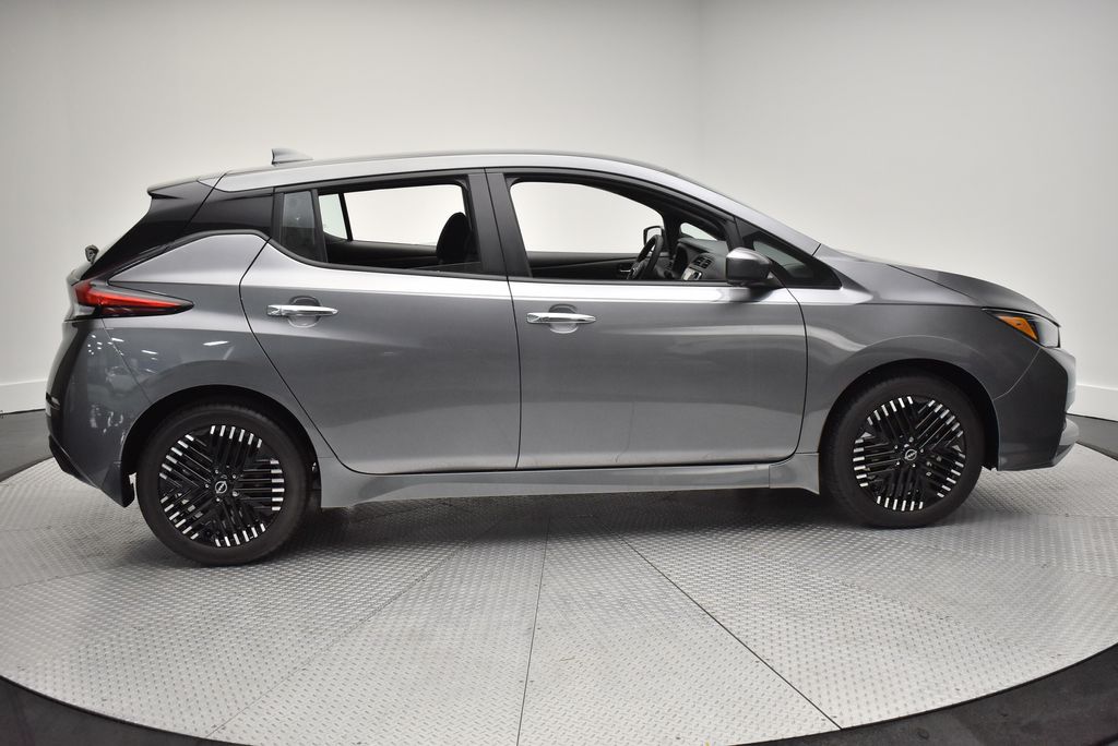 Thumbnail: 2024 Nissan Leaf - 4