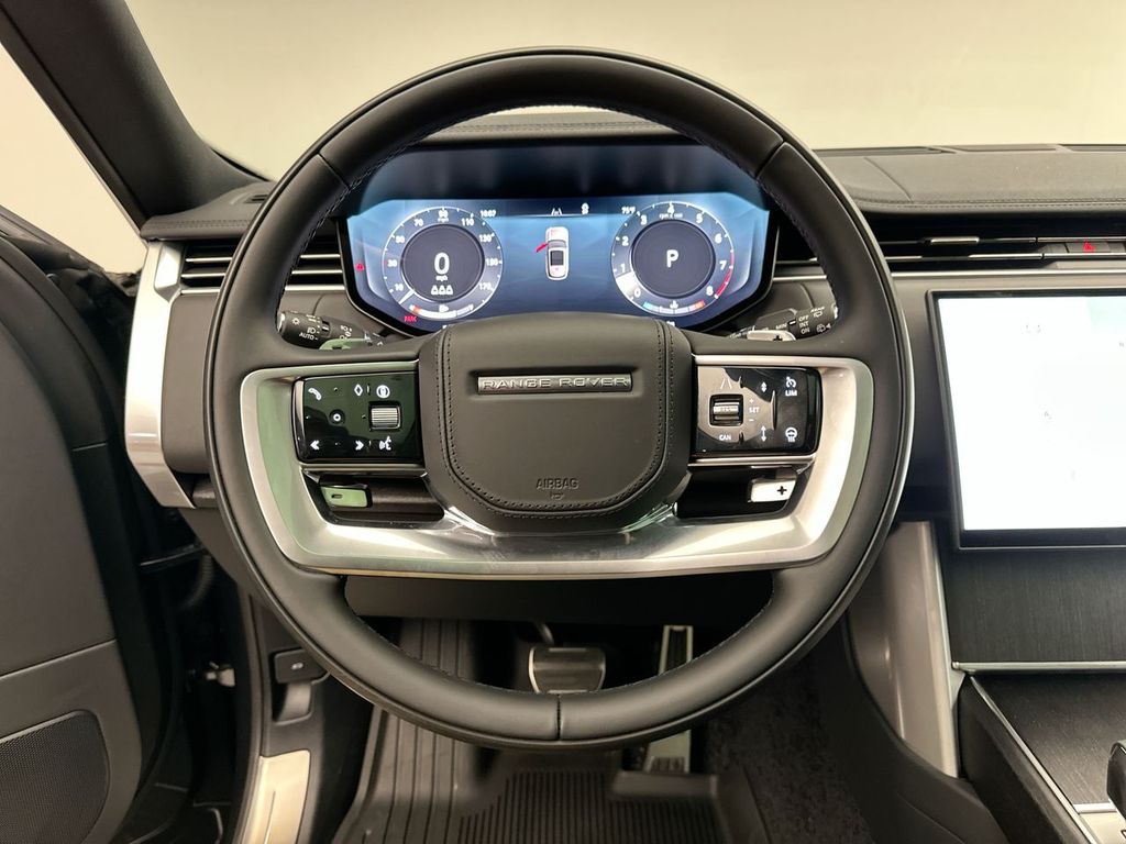 2025 Land Rover Range Rover SE 14