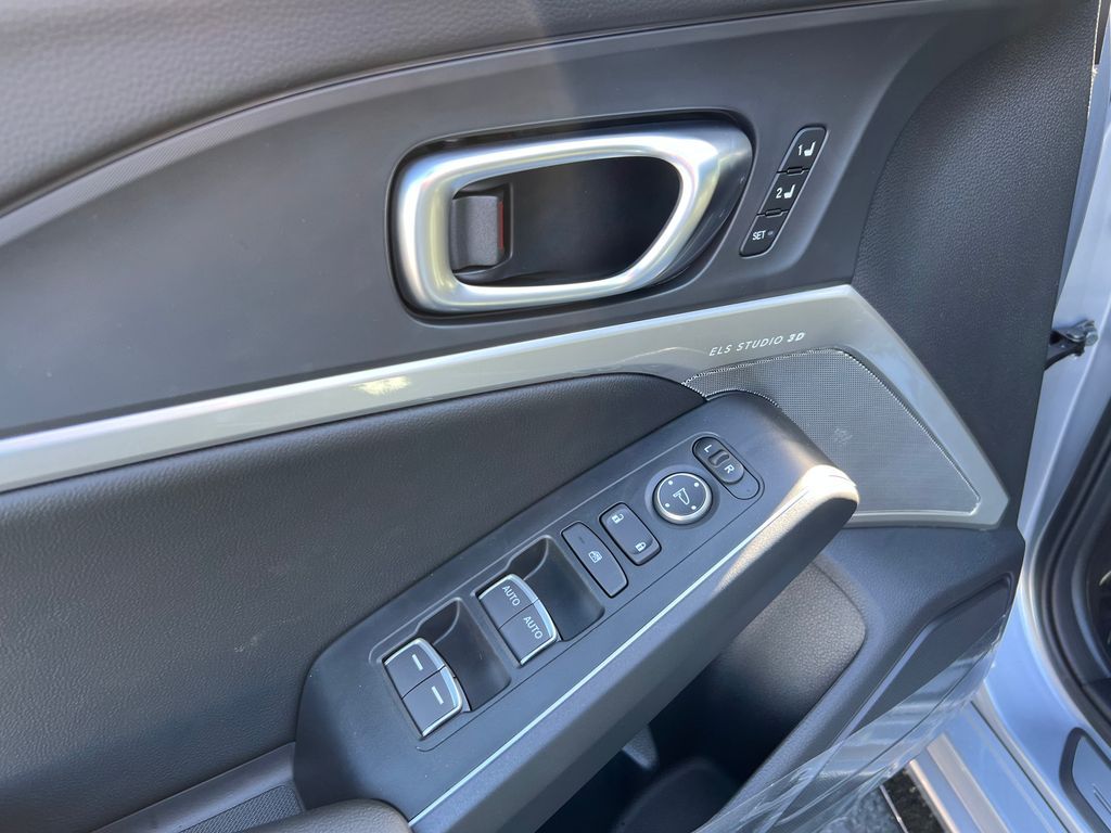 Thumbnail: 2026 Acura Integra - 13