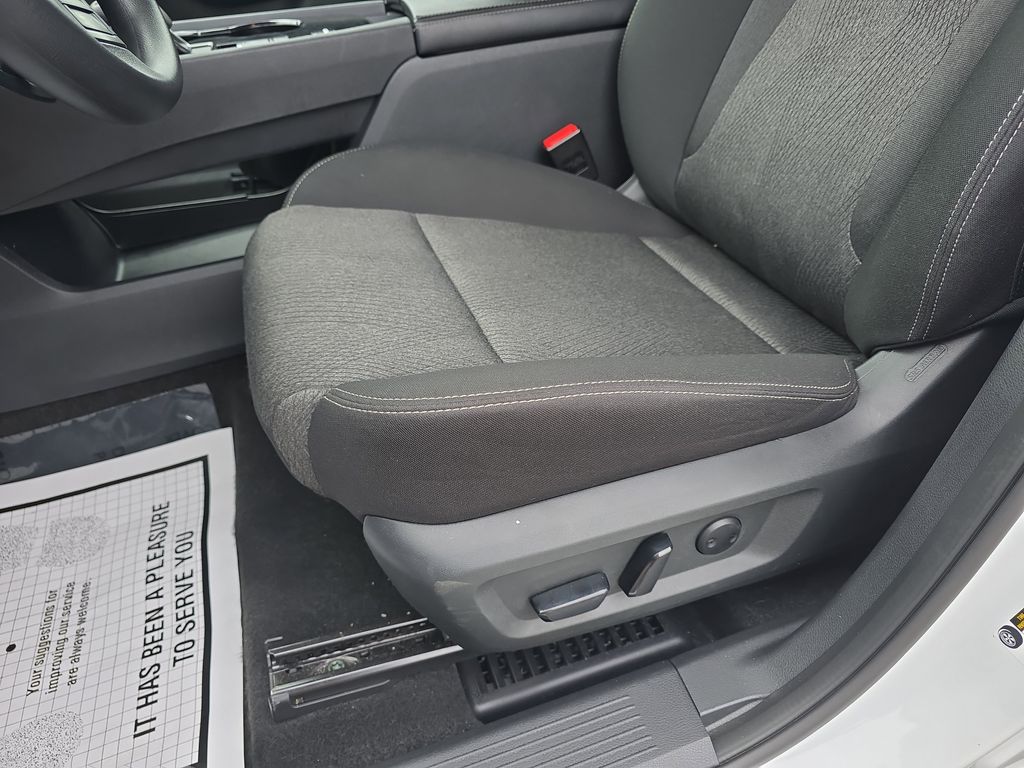 2024 Everest White Pearl Nissan Rogue SV FWD SUV