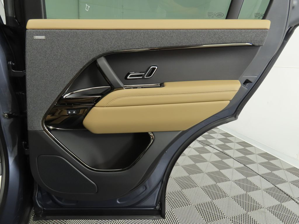 Thumbnail: 2025 Land Rover Range Rover Sport - 28