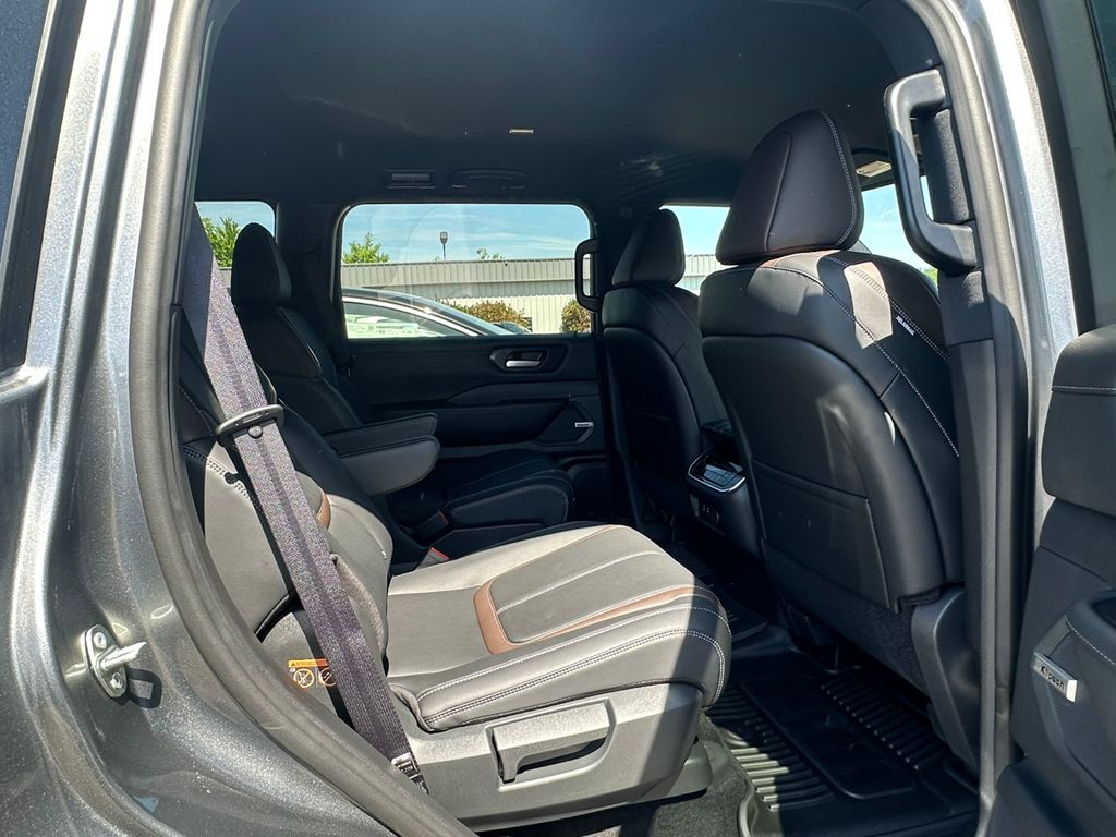 2025 Nissan Armada SL
