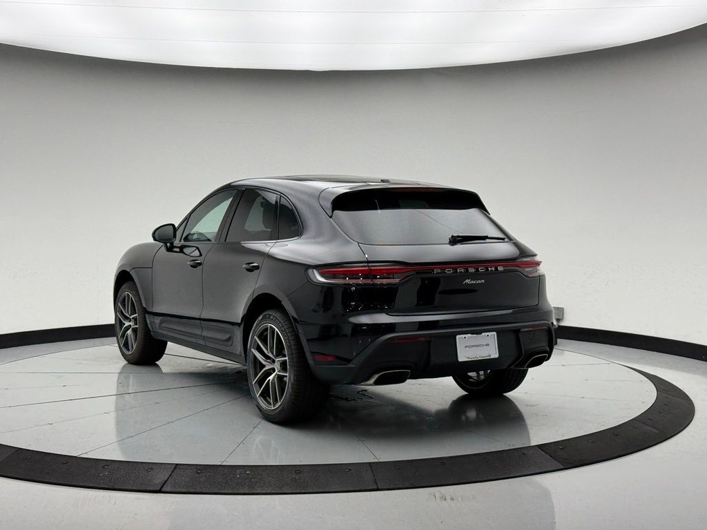 Thumbnail: 2026 Porsche Macan - 3