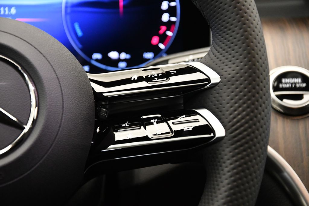 Thumbnail: 2025 Mercedes-Benz GLC - 22