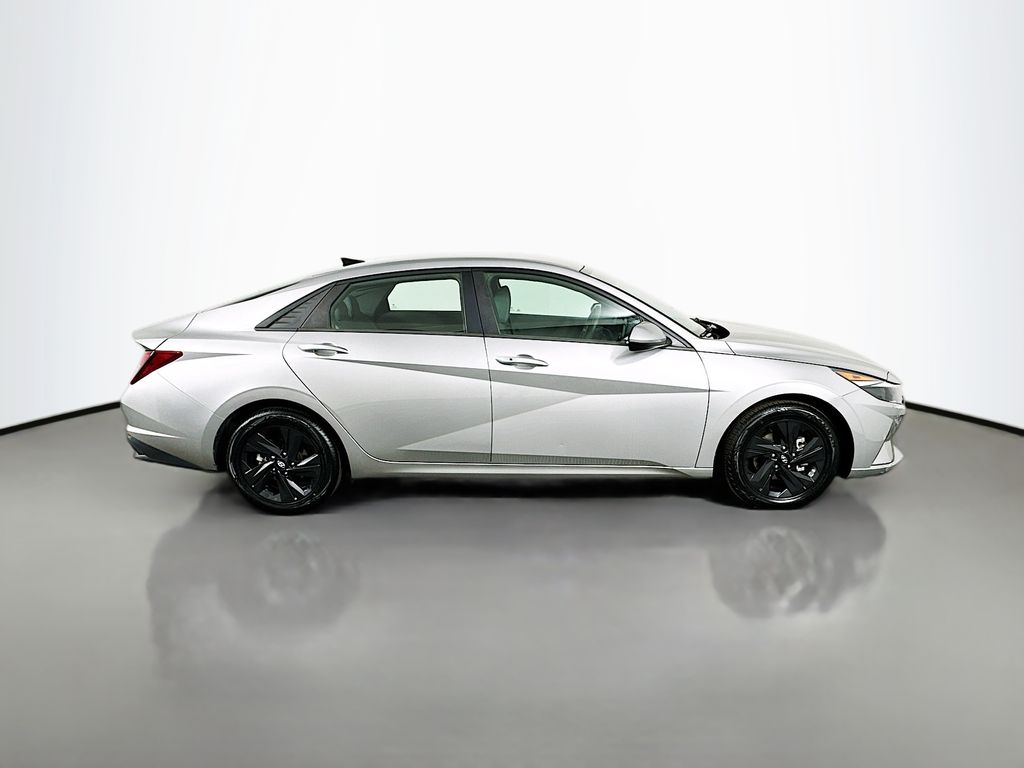 2021 Hyundai Elantra SEL 4