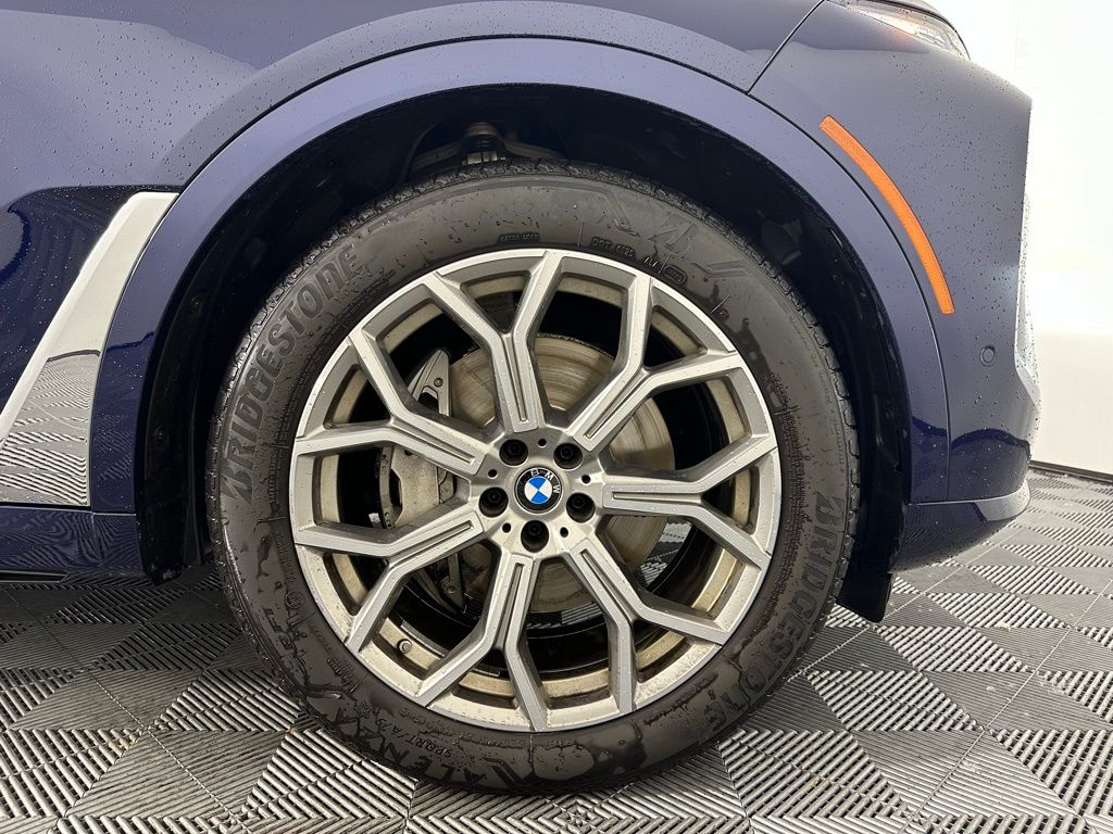Thumbnail: 2023 BMW X7 - 11