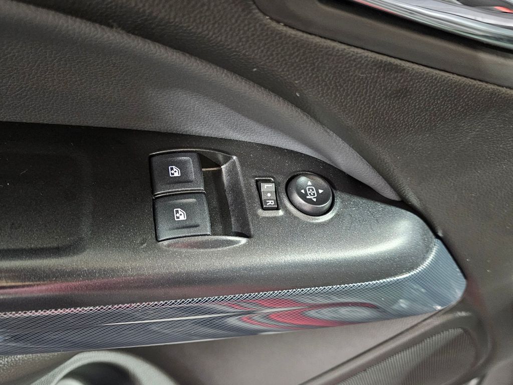 Used 2018 Red Chevrolet Z71 image 22