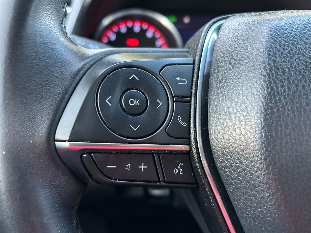 2018 Toyota Camry XSE 19
