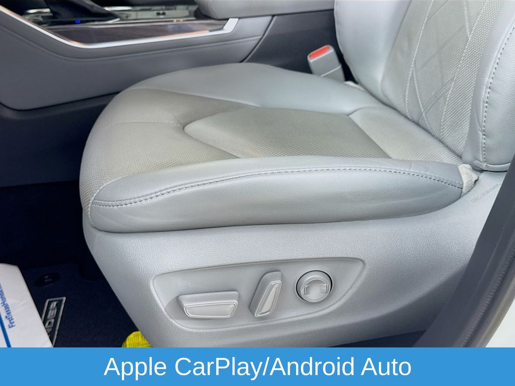 Used Car 2022 Toyota Highlander  Platinum For Sale Under $50,000 In Austin, Texas