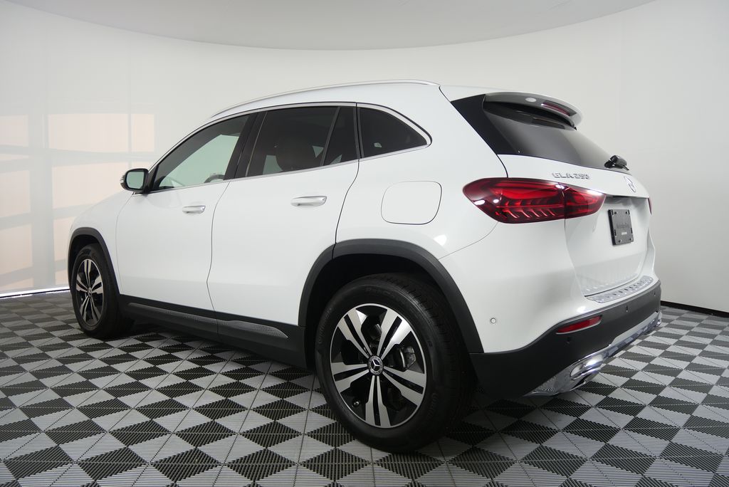 Thumbnail: 2024 Mercedes-Benz GLA - 4