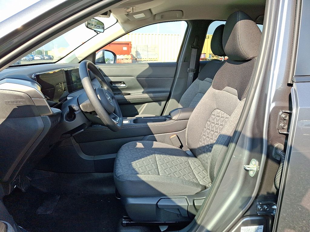 Thumbnail: 2025 Nissan Kicks - 6