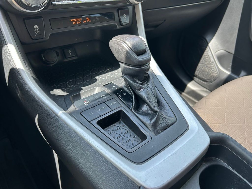 Thumbnail: 2020 Toyota RAV4 - 26