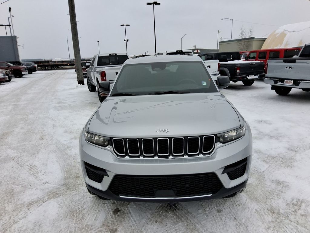 2025 Jeep Grand Cherokee Laredo