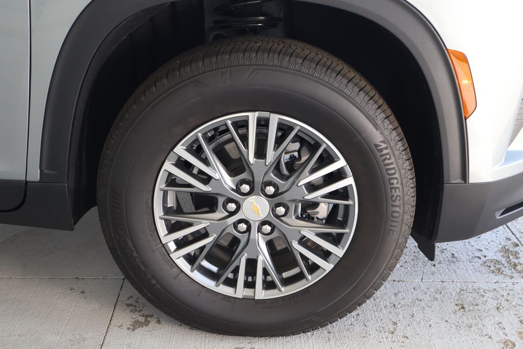 Thumbnail: 2026 Chevrolet Traverse - 11